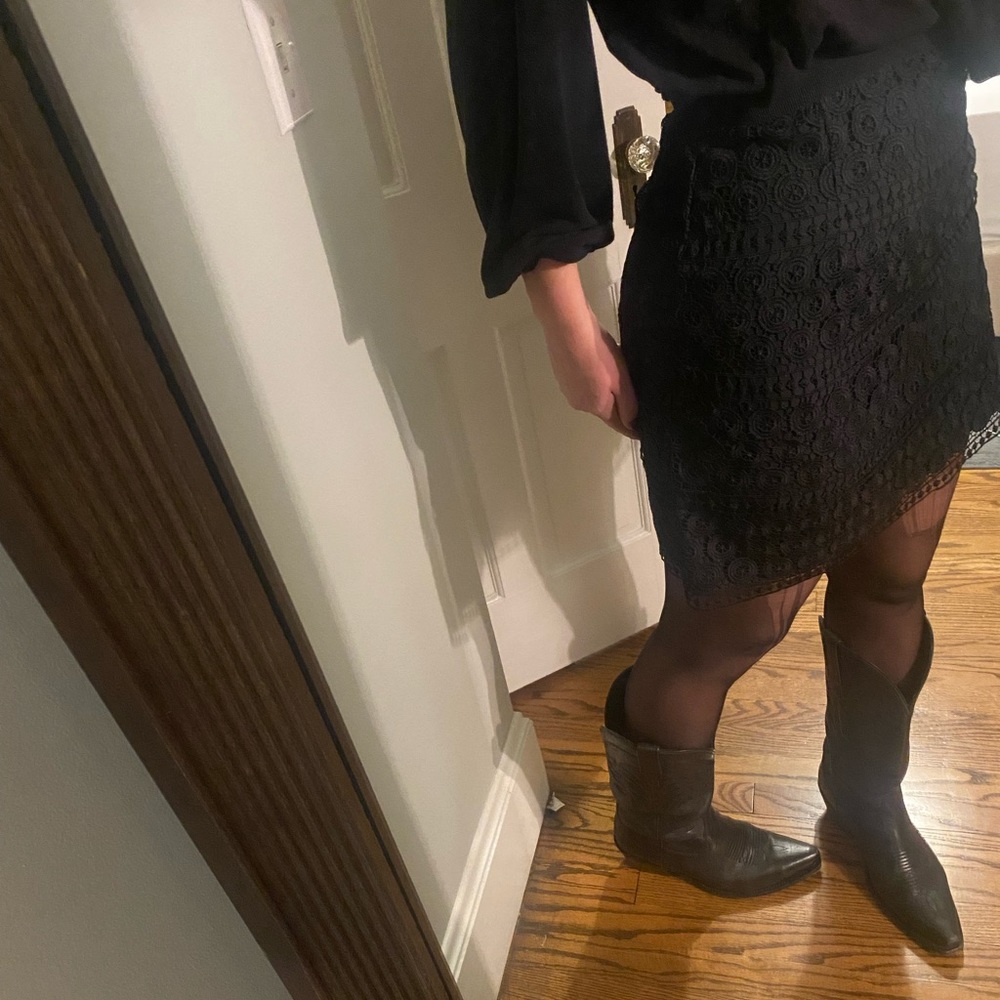 Loft detailed black skirt